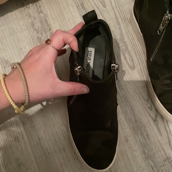 Size 6 Steve Madden wedge sneakers. CAMO. - Picture 2 of 9